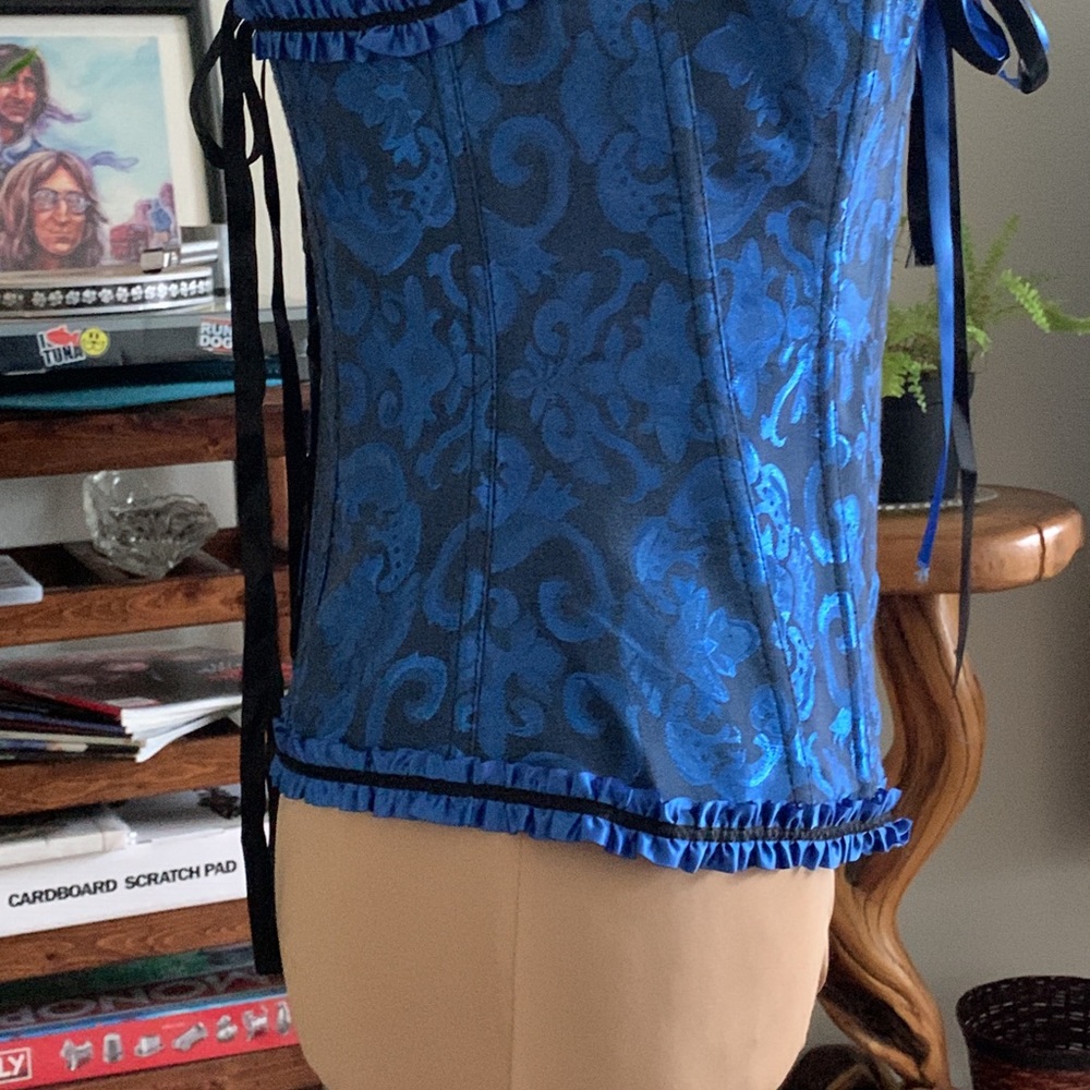 Corsets Size XL - Picture 12 of 15